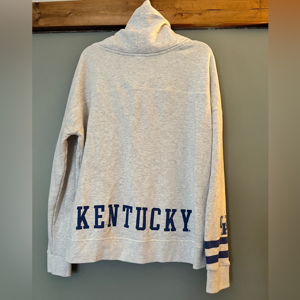 University of Kentucky Wildcats PINK by Victorias Secret Long Sleeved Shirt  Lg